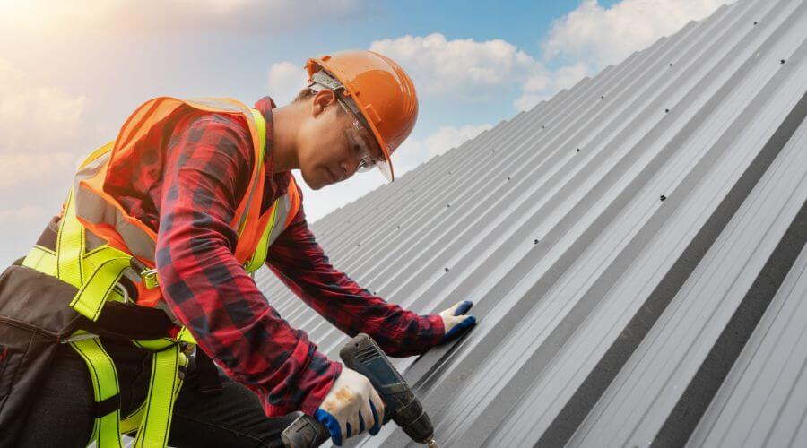 Professional gutter cleaning in Saint Charles, SD